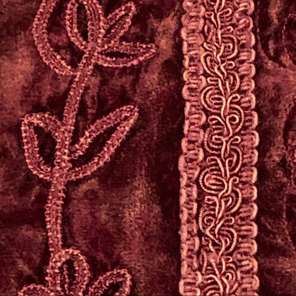 25 KARAT rayon velvet embellished button up top - Picture 6 of 9